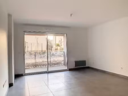 location appartement 3 pièces 62m2 six-fours-les-plages 83140 - 999 € - surface privée