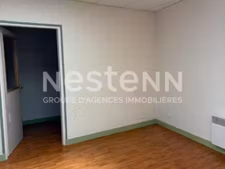 location commerce vannes 56000 61m²