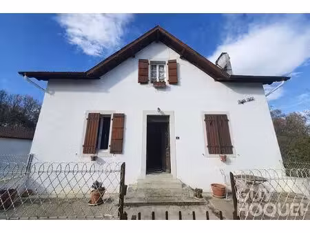 maison de 150 m² avec sous-sol et dépendances terrain de 1000 m² à saint-palais