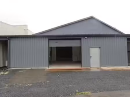 vente bureaux et commerces à villedieu-les-poeles (50800) : à vendre / 250m² villedieu-les