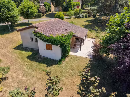 belle opportunité : maison 2 chambres  jardin et terrasse couverte  idéale pied-à-terre ou