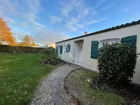 location maison 3 pièces 83 m² à saint-avaugourd-des-landes (85540)  720 €