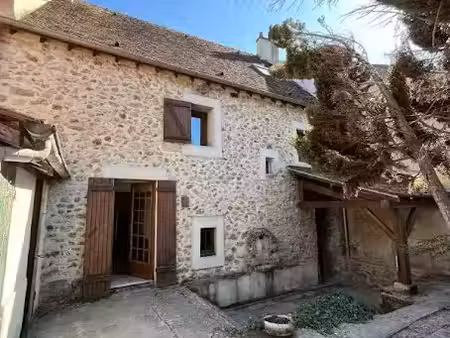 location maison 5 pièces 115 m² à ussy-sur-marne (77260)  1 100 €