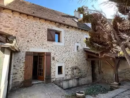 location maison 5 pièces 115 m² à ussy-sur-marne (77260)  1 175 €