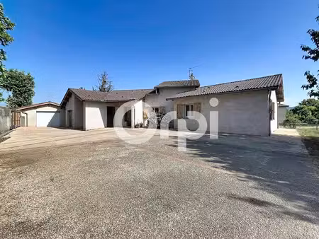 location maison 4 pièces 121.25 m² à villeneuve-de-rivière (31800)  1 000 €