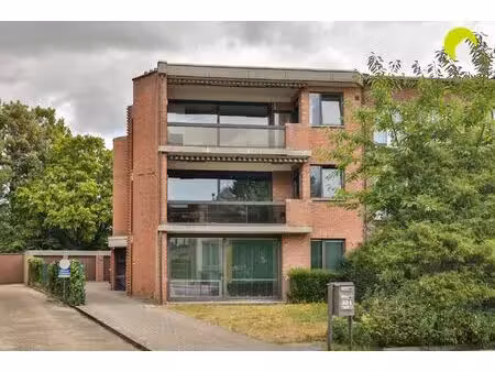 appartement te koop in berchem met 2 slaapkamers