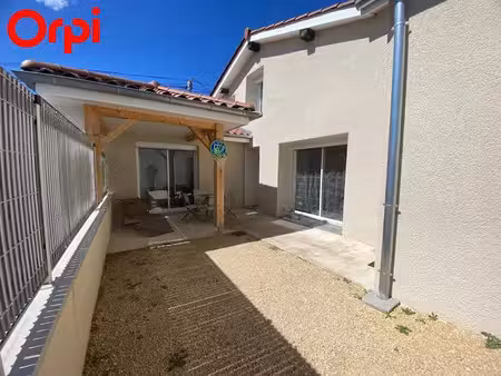 location maison 3 pièces 88 m² à pact (38270)  860 €