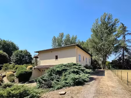 location maison 5 pièces 115 m² à lisle-sur-tarn (81310)  1 150 €