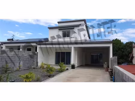 location villa 4 pièces 105 m² à la riviere (97421)  1 395 €