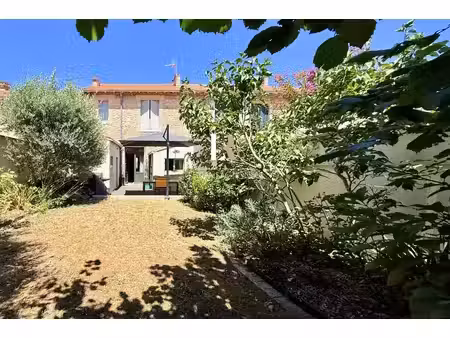la genette - maison de ville joliment rénovée avec jardin exposé plein sud