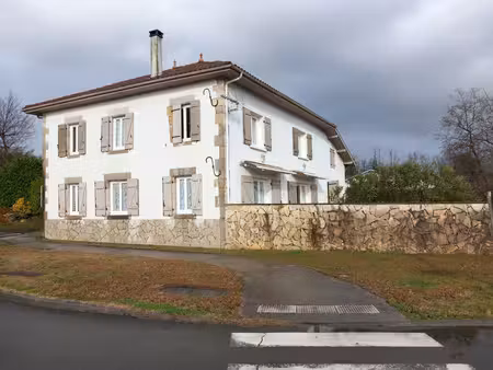 à saint-martin-de-hinx  maison 150m²  terasse 30m² jardin 600m²