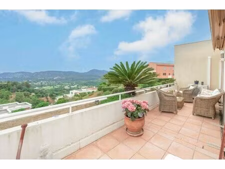 exclusivité - mandelieu - grand duc - appartement au dernier étage avec terrasse d'angle..