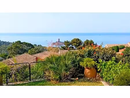 agay villa hameau de cap esterel avec vue mer et vue sur l'île d'or