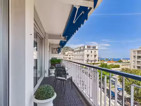 appartement lumineux avec vue mer  centre-ville de beaulieu-sur-mer