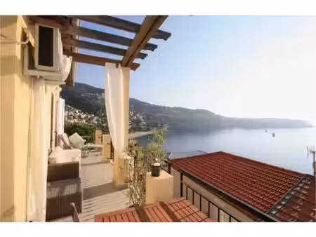 maison entièrement rénovée et repensée en trois appartements indépendants