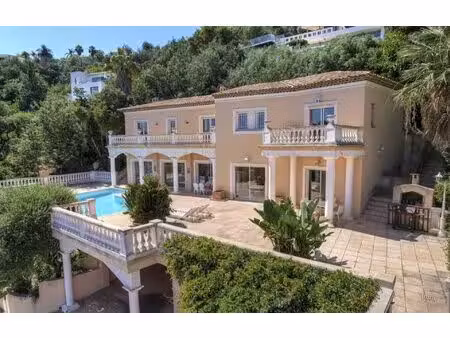 mandelieu-la-napoule – villa néo-provençale avec vues panoramiques sur la mer