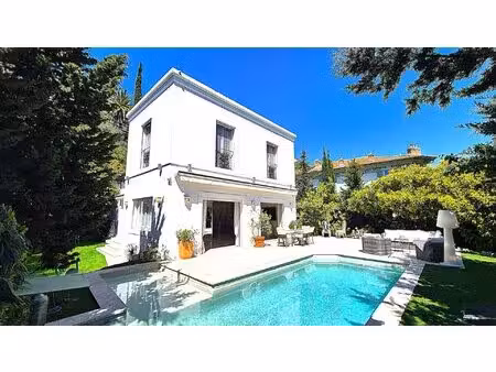 villa exceptionnelle bas cimiez / centre-ville - calme - soleil - jardin - piscine - grand