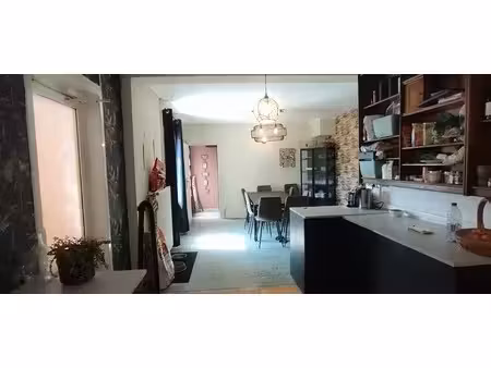 grande maison familiale de 6 chambres avec potentiel commercial