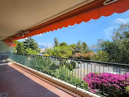 grand 2 pièces avec terrasse de 19 m²  aperçu mer  parking et cave
