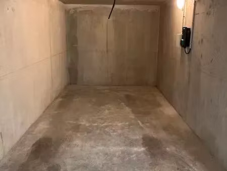 location garage 15 m² à lyon 8 (69008)