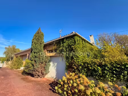 propriété familiale 5 pièces au cœur d'un véritable parc de 2 158 m² - la rochelle (17)