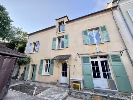 maison atypique de caractère  190 m² sur trois niveaux  ascens