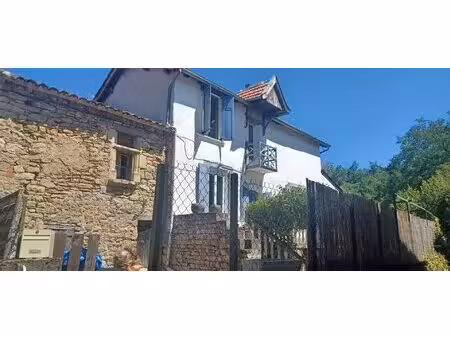 maison de village en pierre à rénover sur deux niveaux sur 272m2 de terrain