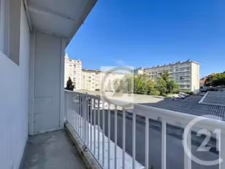 location appartement 2 pièces à nantes (44000) : à louer 2 pièces / 50m² nantes