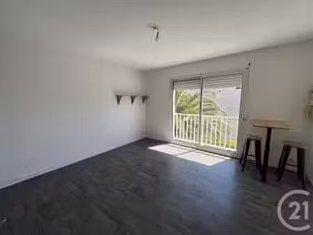 location appartement 2 pièces à granville (50400) : à louer 2 pièces / 37m² granville