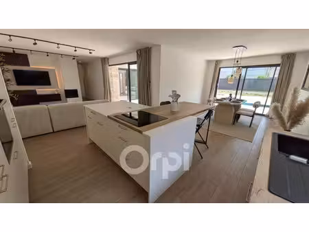 vente villa 5 pièces 164 m² à les martres-de-veyre (63730)  569 900 €