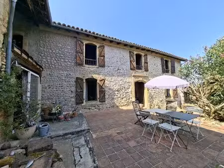 maison spacieuse avec gîte