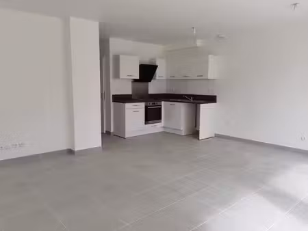 maison 4 pièces de construction récente avec jardin privati