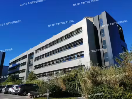 location bureaux 270 m²