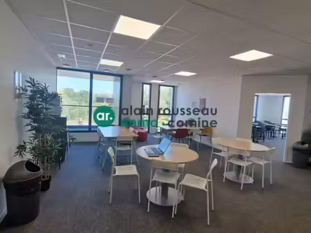 location bureaux 1 275 m²