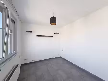 appartement te huur in sint-jans-molenbeek met 2 slaapkamers