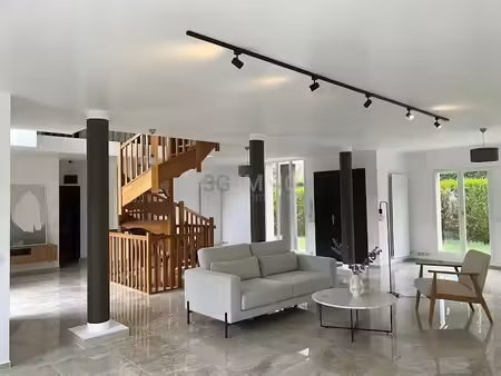 vente locaux professionnels 8 pièces 360 m² à saint-rémy-lès-chevreuse (78470)  1 640 000 