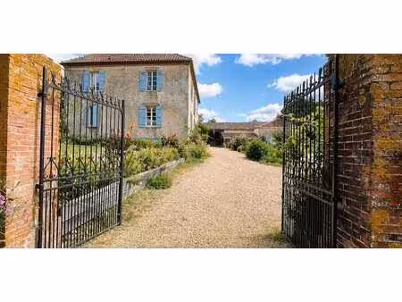 maison avec piscine et jardin aignan (32)