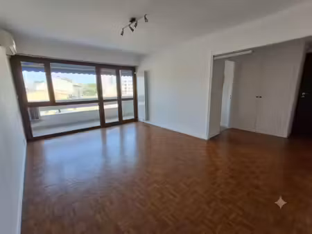 location appartement 4 pièces 81 m² à nîmes (30900)