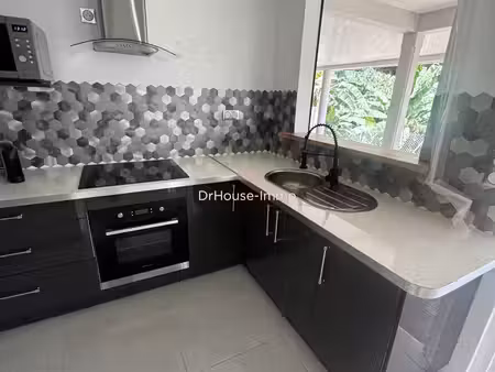 joli bas de villa t3 meublé