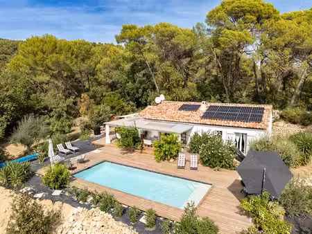 a vendre en exclusivité ! figanières maison de plain-pied 126 m² 3 chambres piscine et...