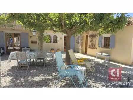 garéoult -villa familiale de 170 m² avec cinq chambres  piscine et terrain paysager