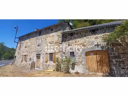 vente ferme 3 pièces 92 m² à chaudes-aigues (15110)  135 000 €
