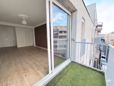 appartement traversant t4 de 74 m² avec garage