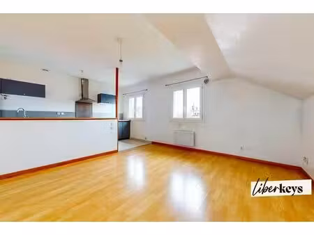 a vendre - appartement deux pièces avec fort potentiel - rue marius ferrero - 74000...