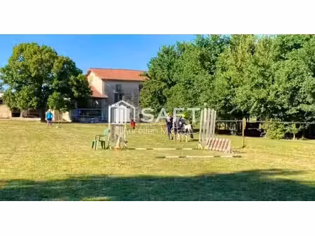 moulin du xiiᵉ siècle dans un parc de 3 874m²
