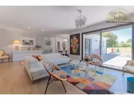 une maison coup de cœur  lumineuse et tournée vers la campagne