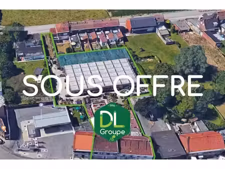 ensemble immobilier érigé sur une parcelle de 2.539m2 avec s