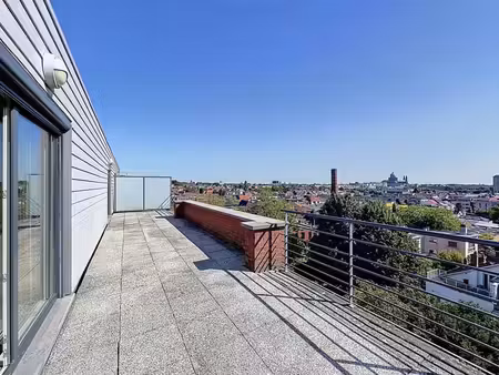 penthouse avec 3 terrasses à molenbeek-saint-jean