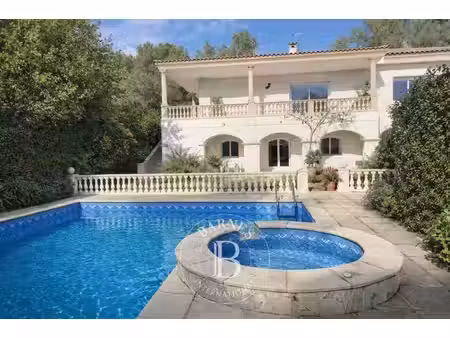 maison de luxe à vendre dans le quartier hôpitaux-facultés