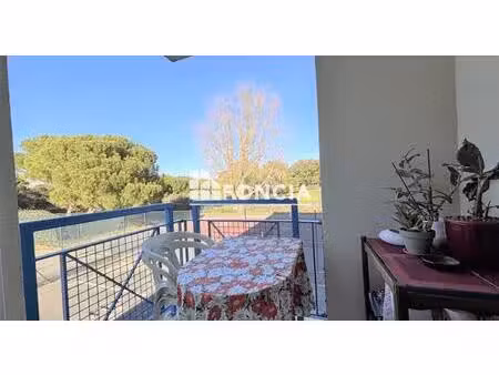 appartement avec aperçu mer. idéalement situé  à seulement quelques pas de la plage